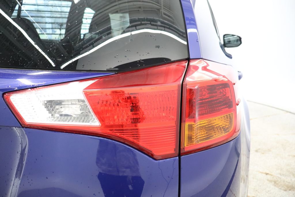 Used 2015 Toyota RAV4 XLE AWD/4WD image 18