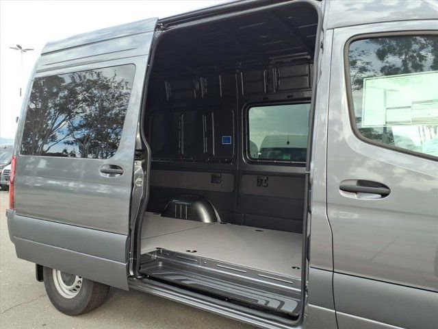 New 2024 Mercedes-Benz Sprinter 144 Cargo image 23