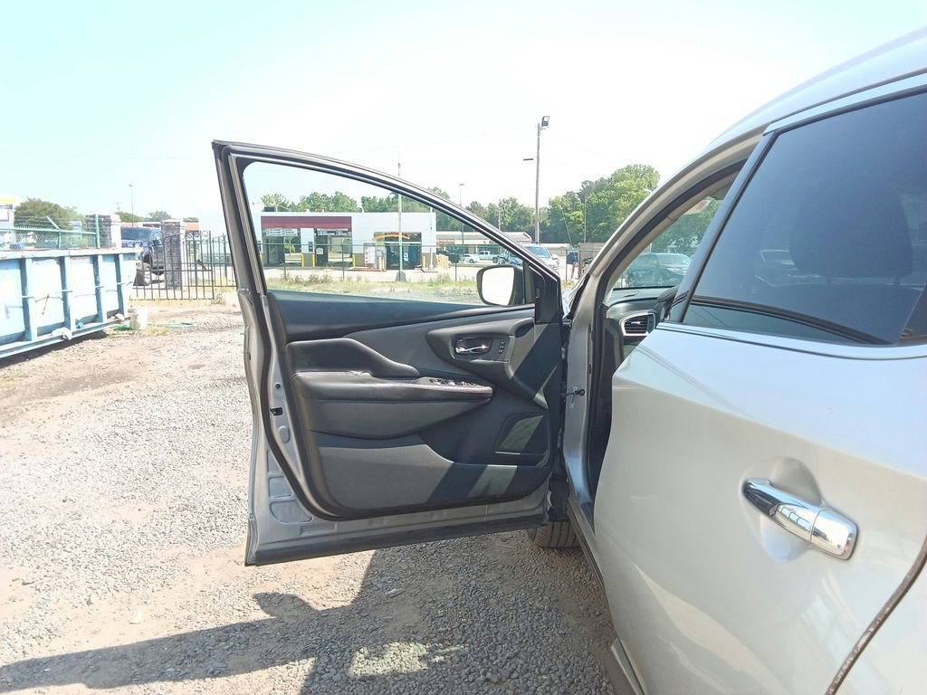 Used 2019 Nissan Murano SL FWD image 15