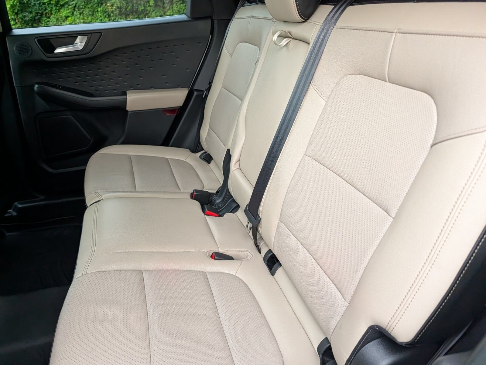 Used 2020 Ford Escape Titanium AWD/4WD image 22