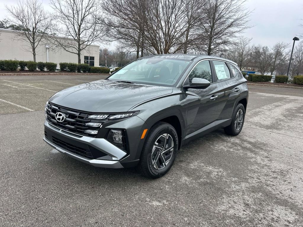 New 2026 Hyundai Tucson Blue SE image 3