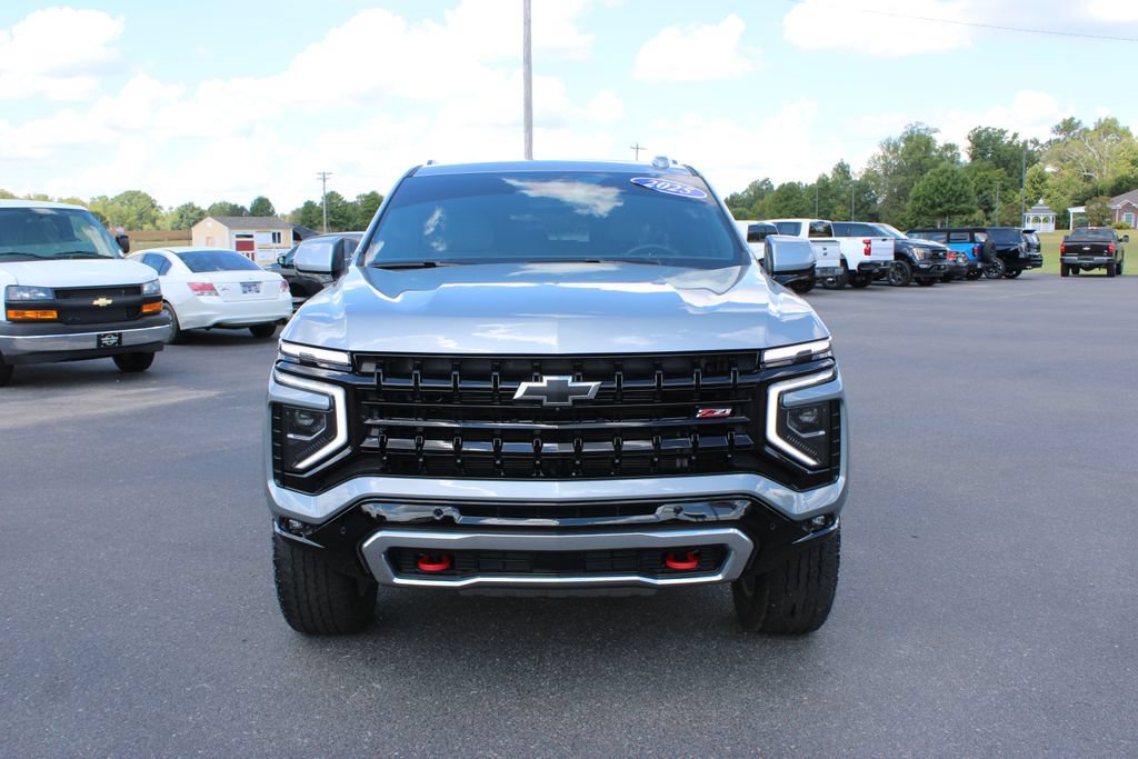 Used 2025 Chevrolet Tahoe Z71 w/ Comfort Package AWD/4WD image 3