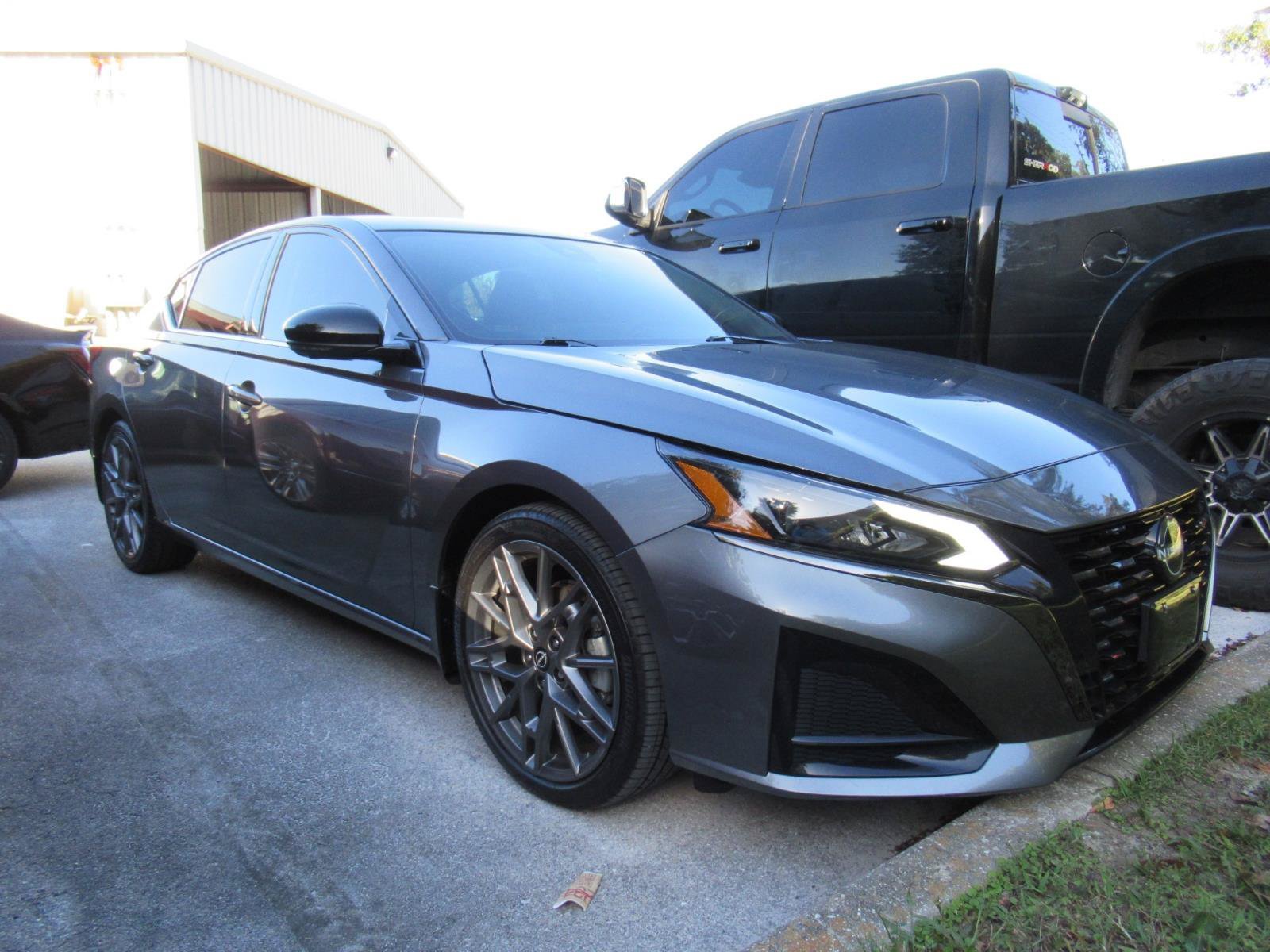 Used 2024 Nissan Altima 2.0 SR FWD image 1