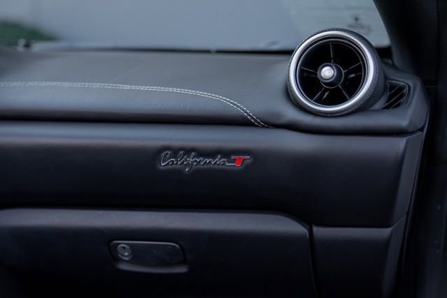 Used 2016 Ferrari California T RWD image 55