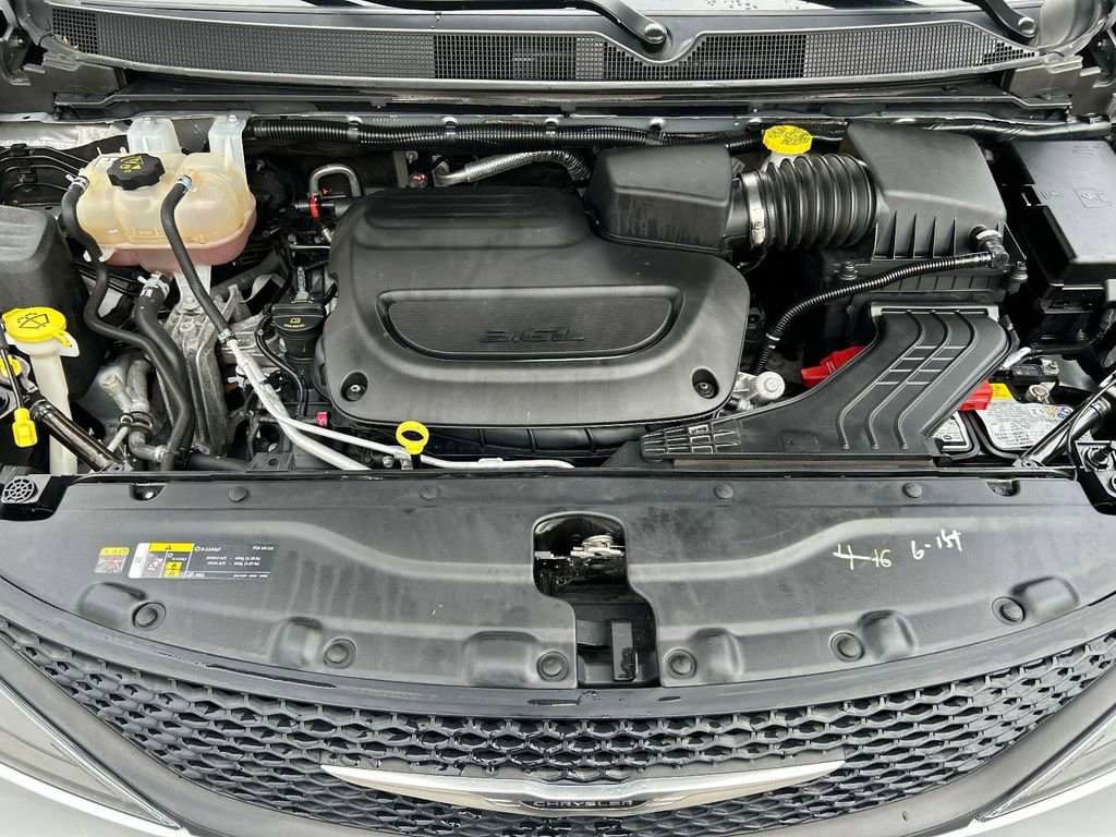 Used 2023 Chrysler Voyager LX FWD image 32
