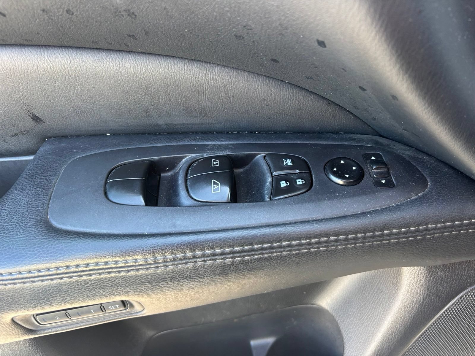 Used 2014 Nissan Pathfinder SL FWD image 8