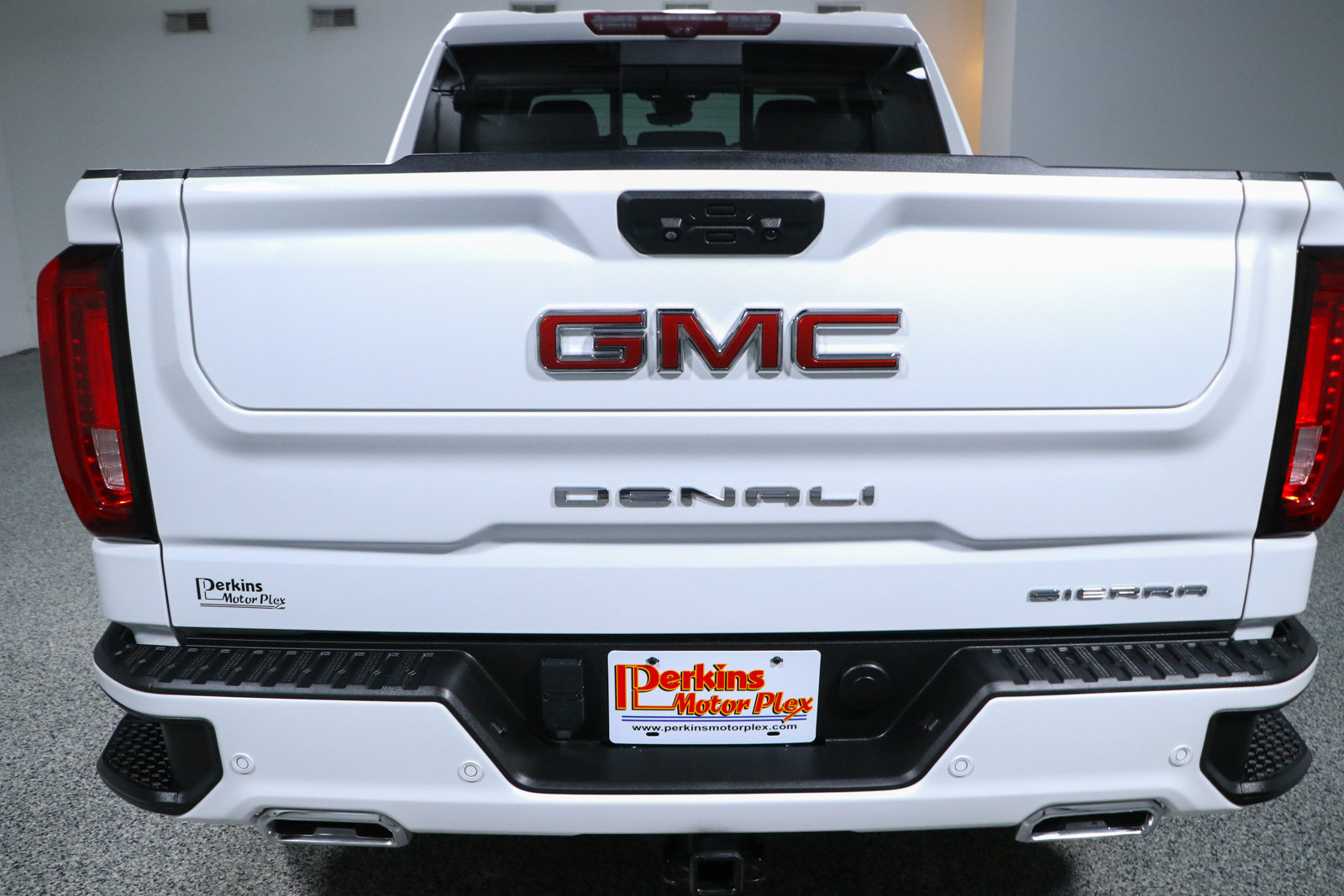 Used 2022 GMC Sierra 1500 Denali w/ Denali Reserve Package AWD/4WD image 8