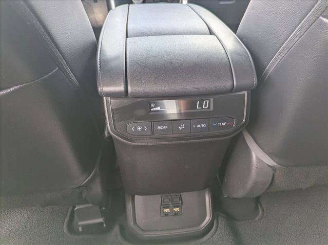 Used 2021 Toyota Highlander XSE AWD/4WD image 18