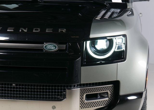 Used 2021 Land Rover Defender 90 X image 27