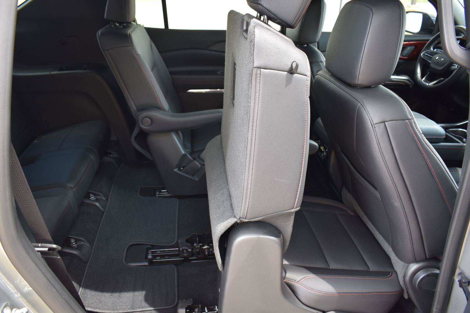 Used 2025 Chevrolet Traverse Z71 w/ Driver Confidence Package AWD/4WD image 67