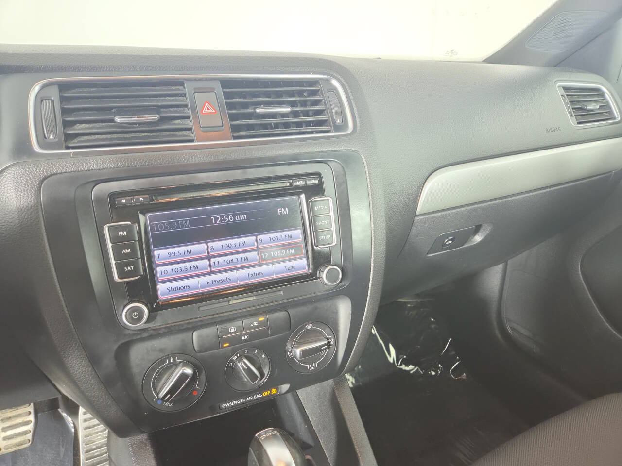 Used 2014 Volkswagen Jetta GLI FWD image 24