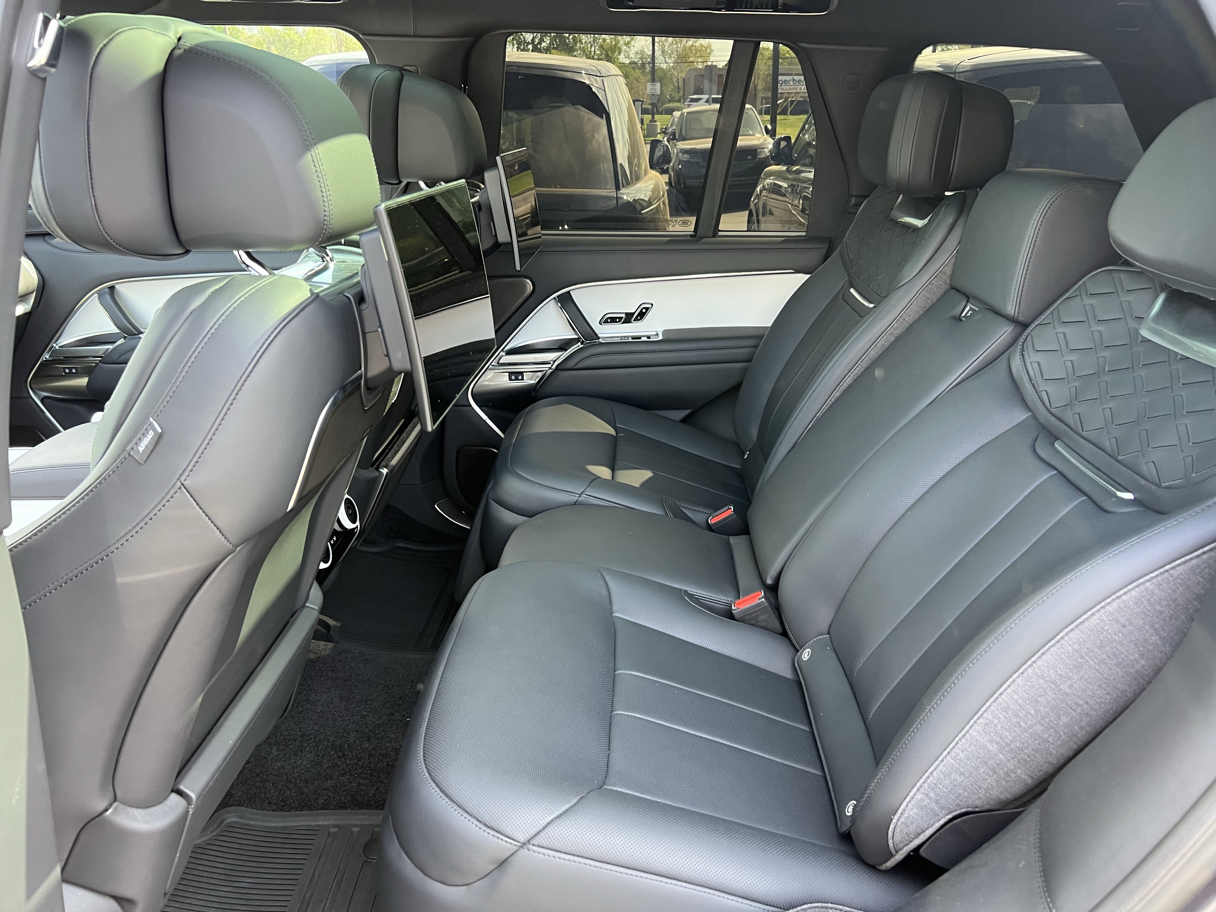 Certified 2023 Land Rover Range Rover SV image 28