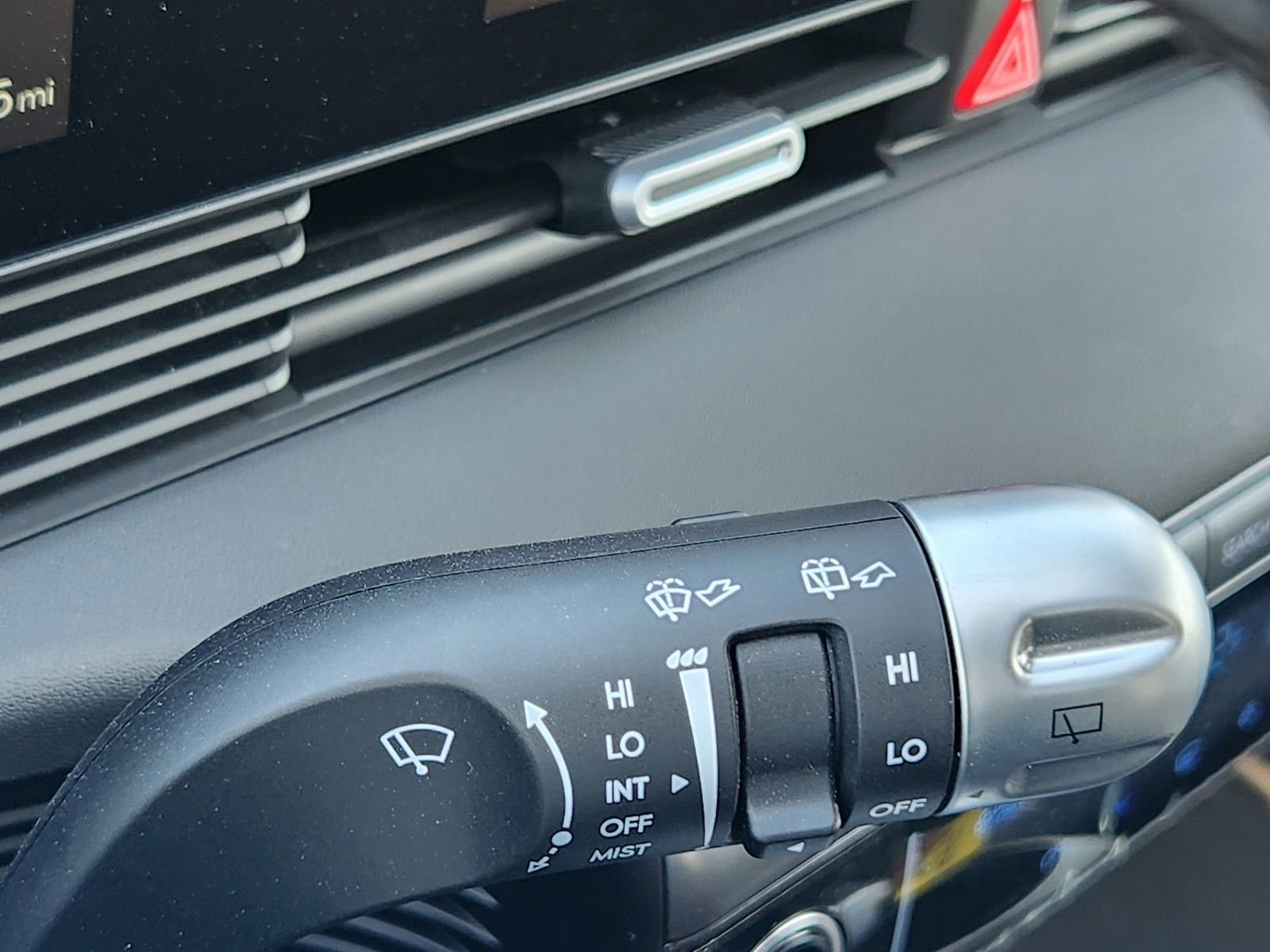 Used 2025 Hyundai Ioniq 5 SE image 16