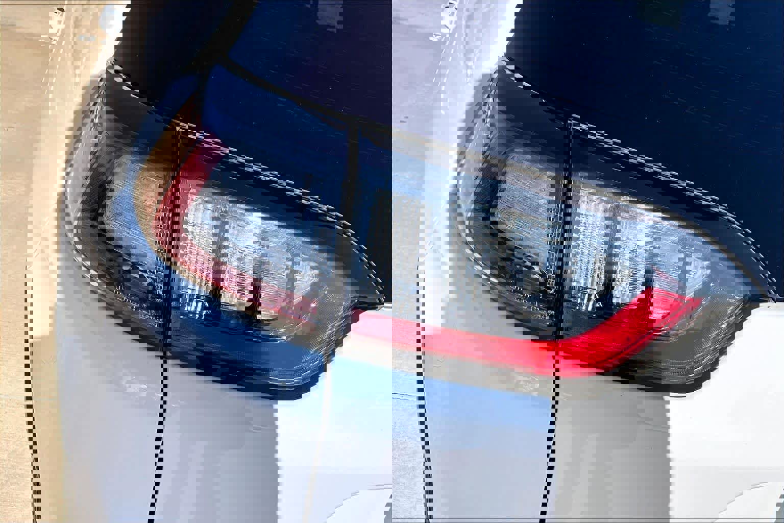 Used 2021 Jeep Cherokee Latitude Lux w/ Mopar Interior Package image 28