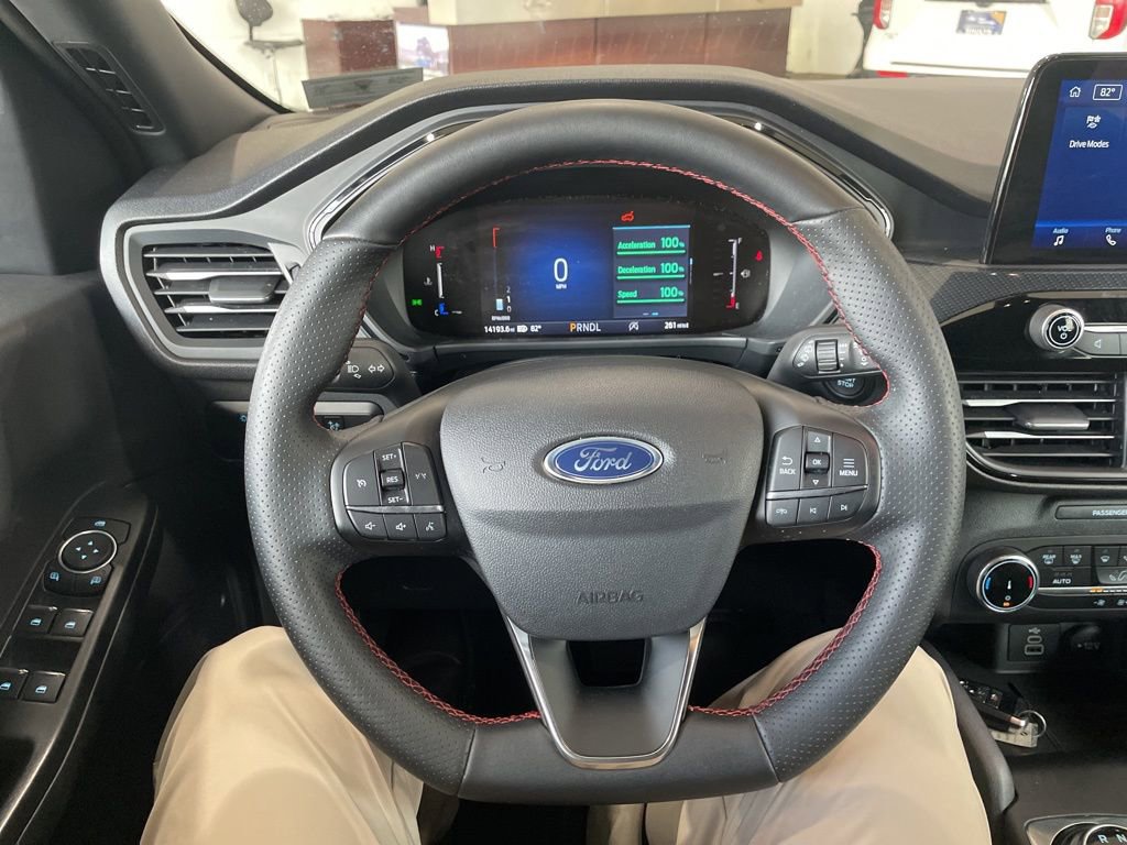 Used 2025 Ford Escape ST-Line image 17