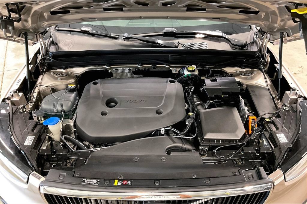 Certified 2023 Volvo XC40 B5 Core w/ Convenience Package AWD/4WD image 30