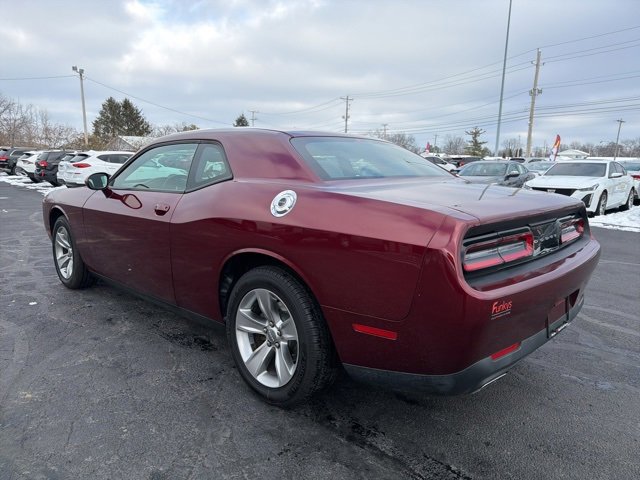 Used 2017 Dodge Challenger SXT image 5