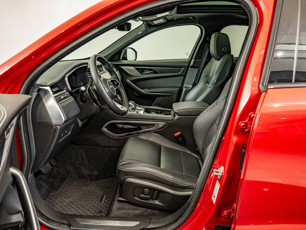 Certified 2024 Jaguar F-PACE R-Dynamic S AWD/4WD image 30