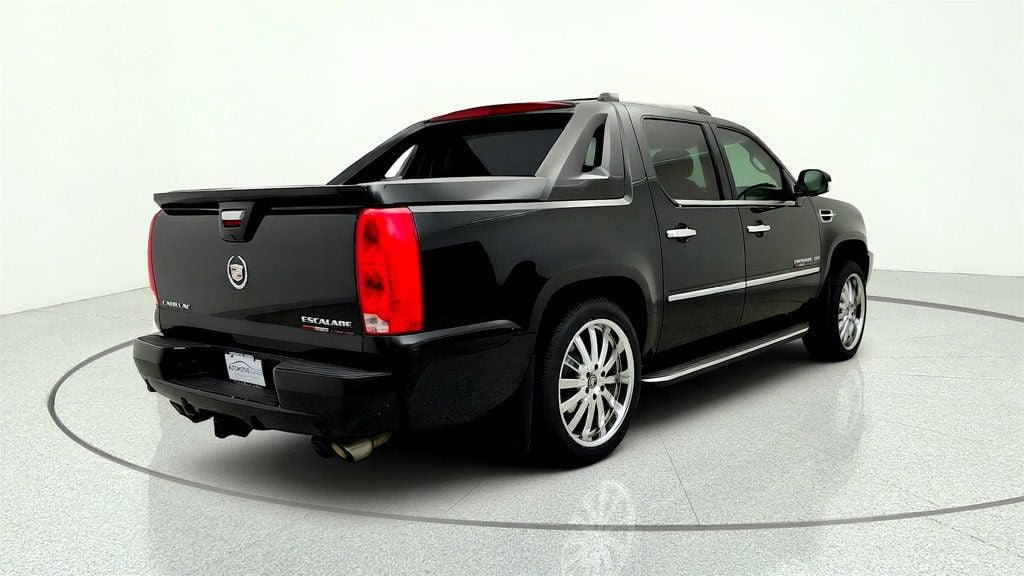 Used 2012 Cadillac Escalade EXT Luxury AWD/4WD image 5