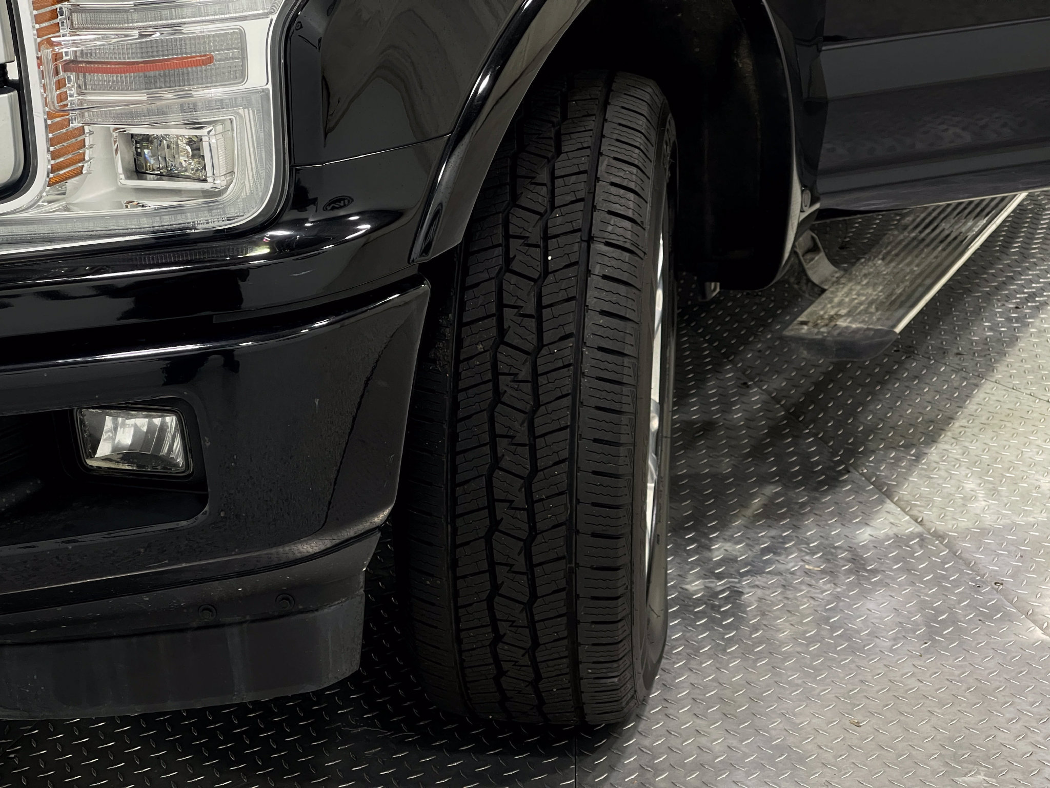Used 2018 Ford F150 Platinum w/ Equipment Group 701A Luxury AWD/4WD image 34