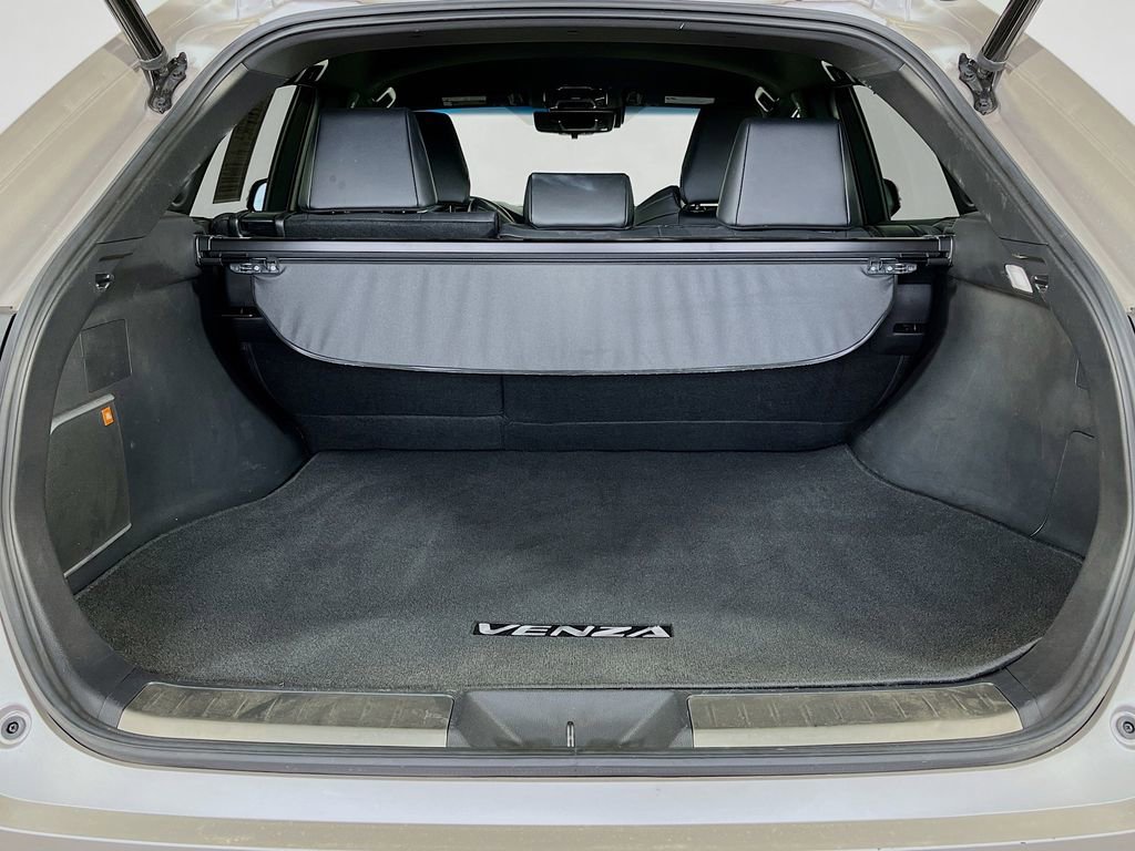 Used 2023 Toyota Venza Limited AWD/4WD image 10