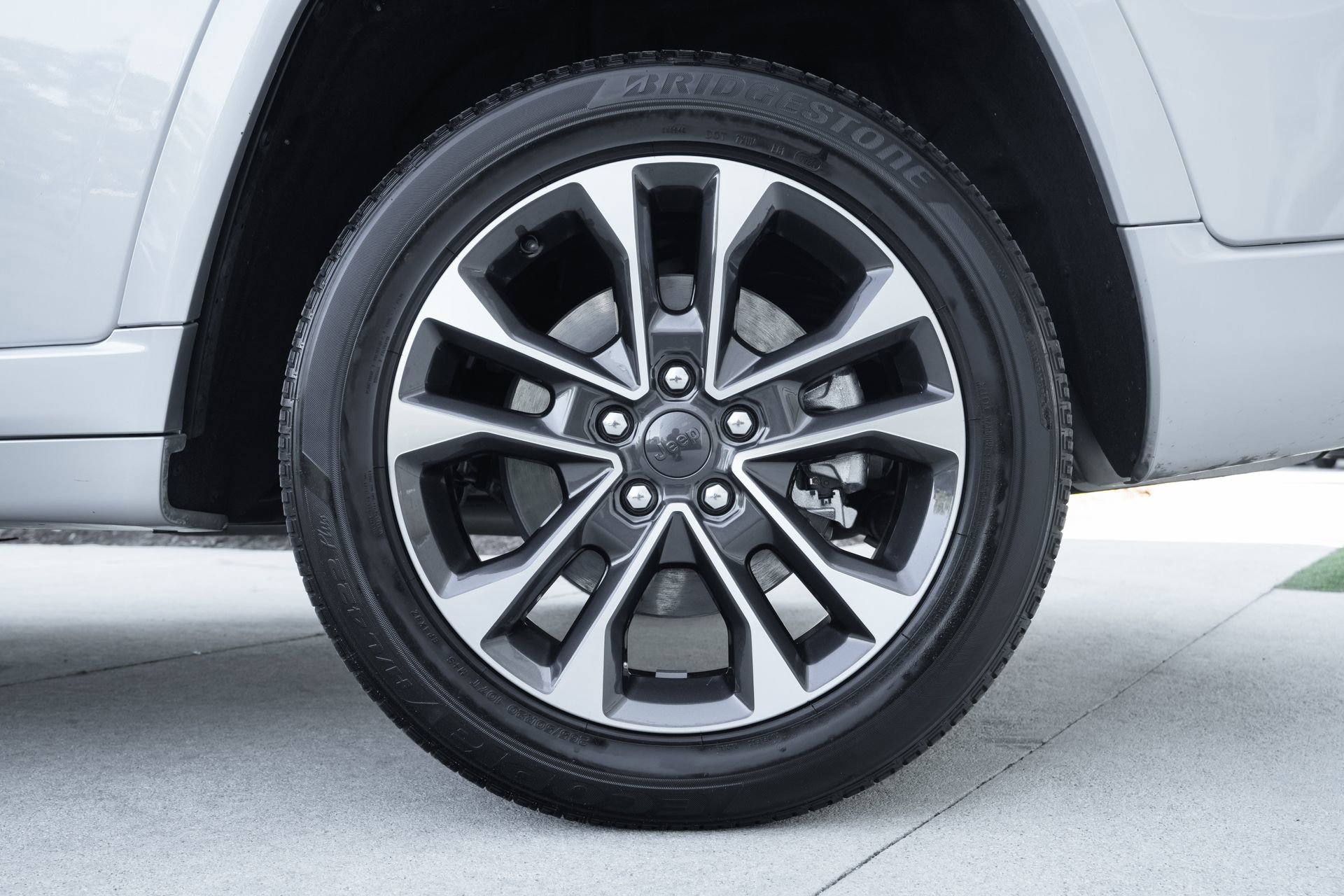 Used 2024 Jeep Grand Cherokee L Overland w/ Trailer Tow Package image 29