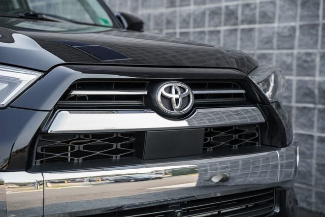 Used 2022 Toyota 4Runner Limited image 10