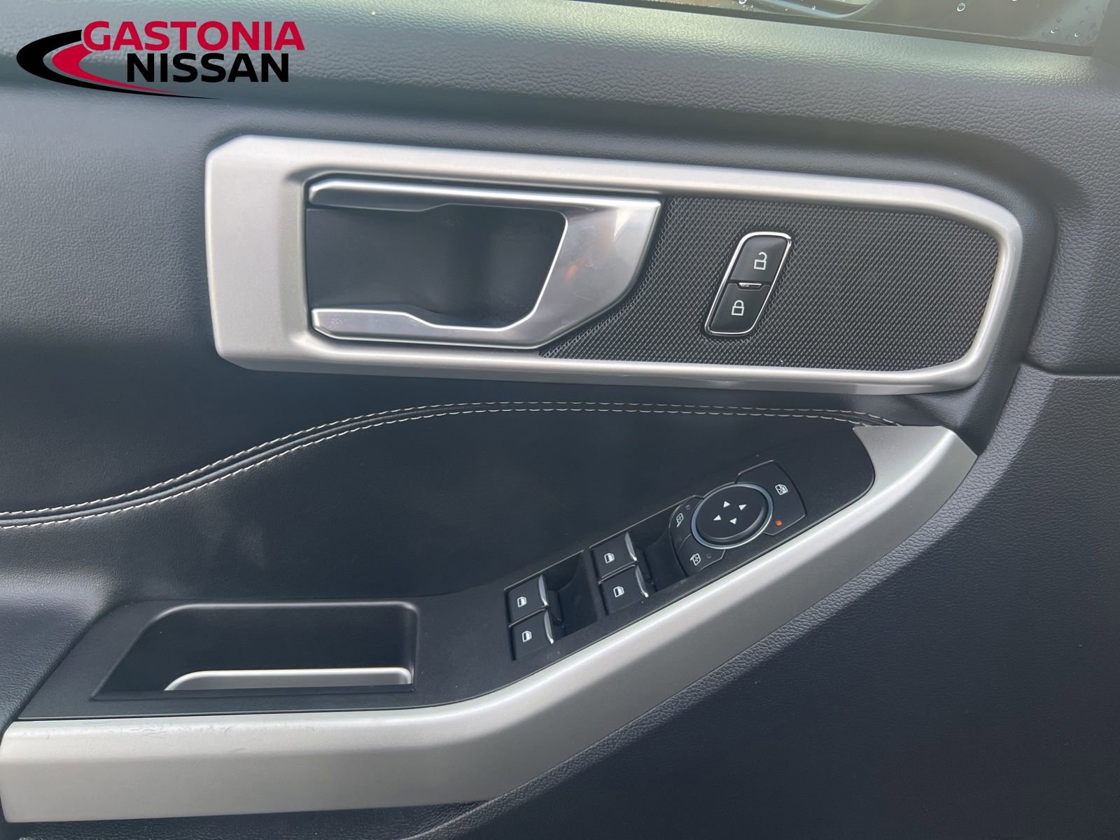 Used 2022 Ford Explorer XLT image 39