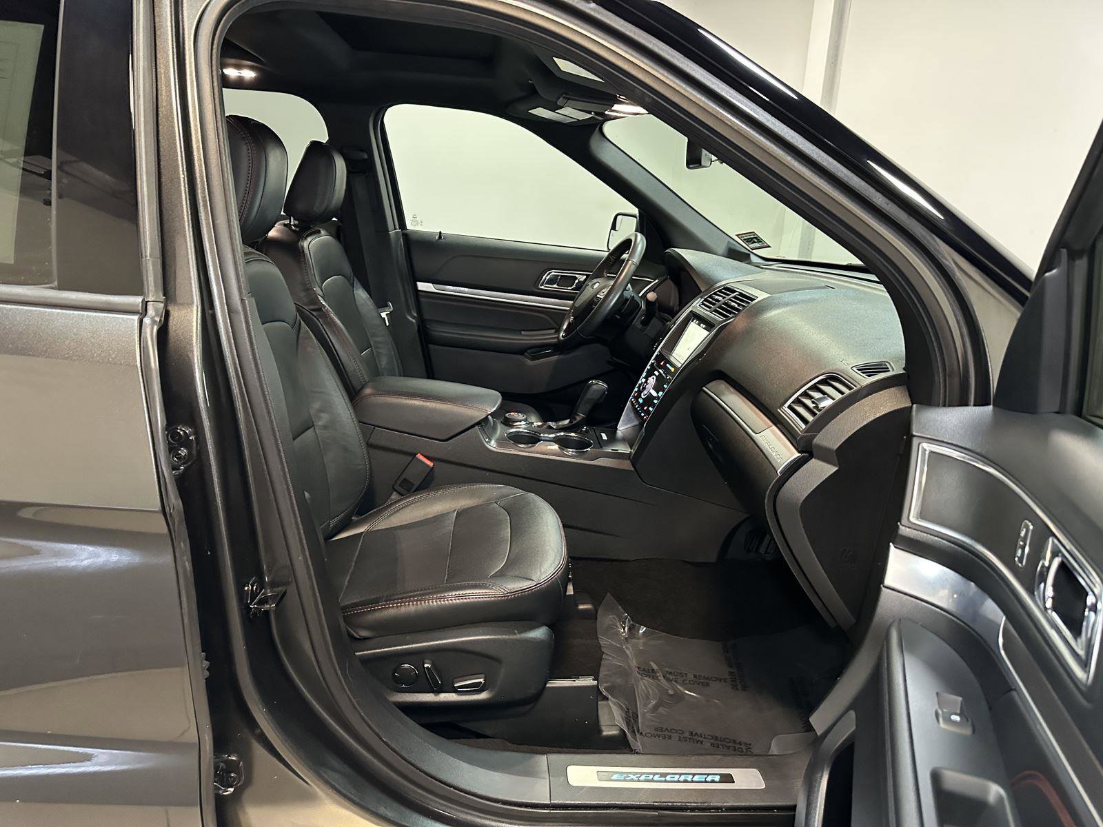 Used 2018 Ford Explorer Sport image 39