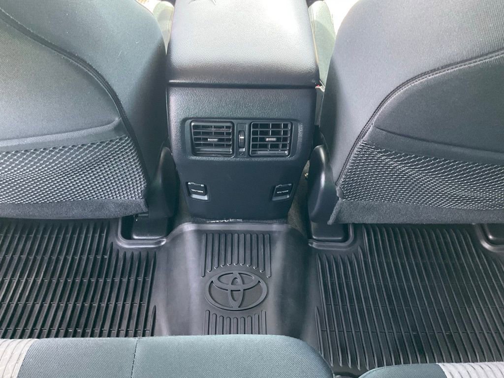 Used 2018 Toyota 4Runner SR5 RWD image 38