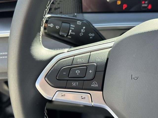 New 2026 Volkswagen Tiguan SE FWD image 16