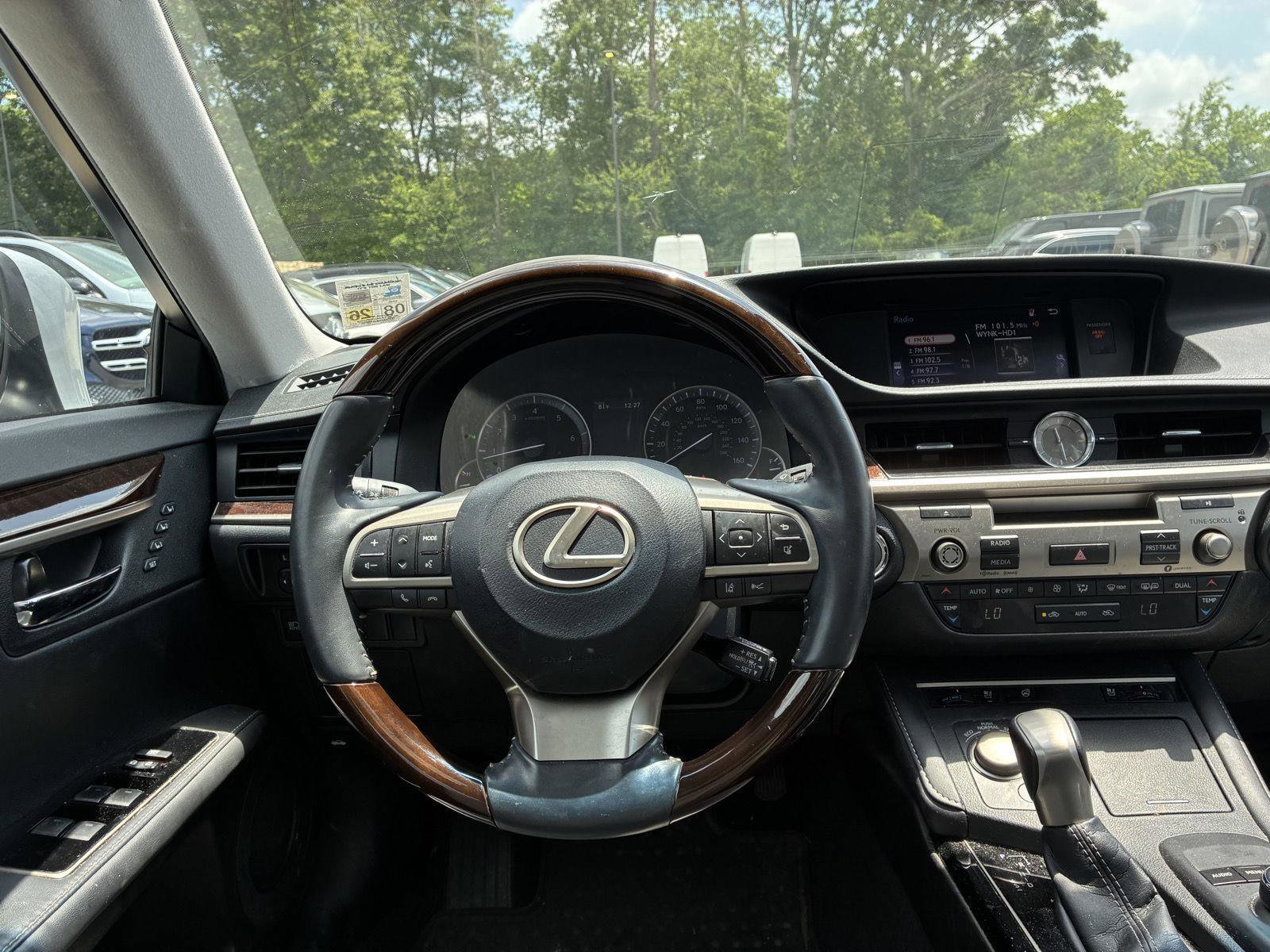 Used 2017 Lexus ES 350 w/ Premium Package FWD image 19