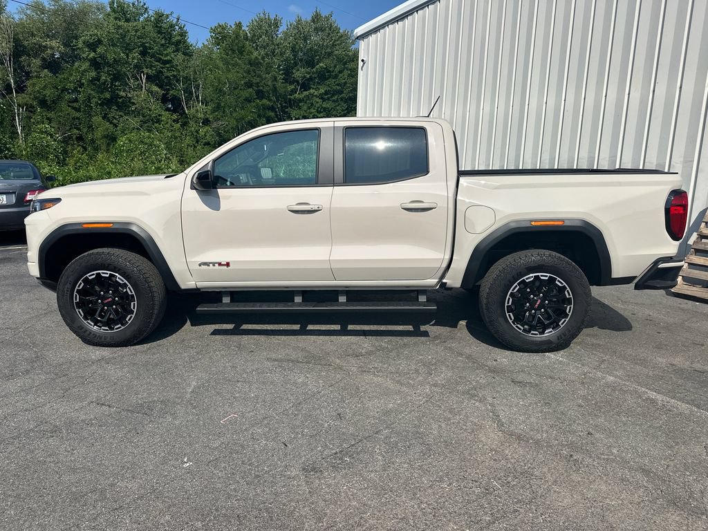 Used 2026 GMC Canyon AT4 w/ AT4 Premium Package AWD/4WD image 9