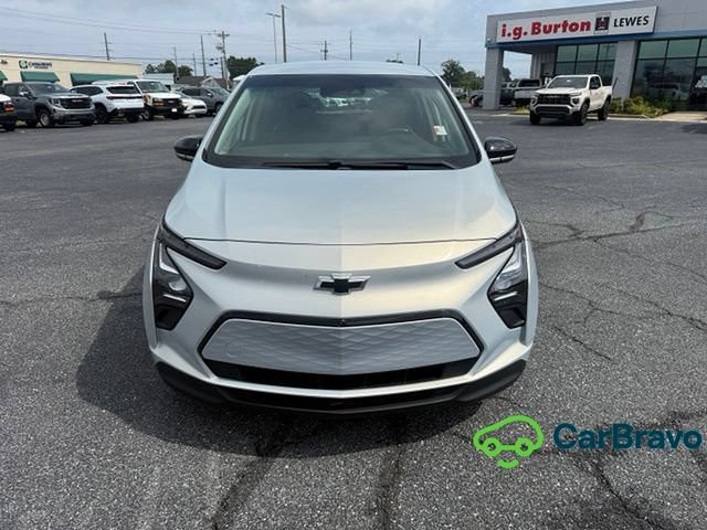 Used 2023 Chevrolet Bolt LT w/ Infotainment Package FWD image 8
