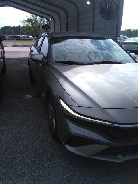 Used 2024 Hyundai Elantra SEL image 10