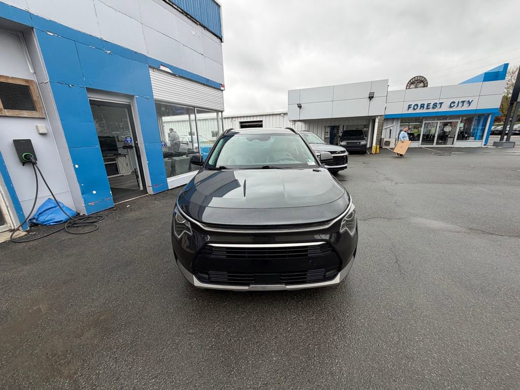 Used 2023 Kia Niro EX Touring FWD image 8