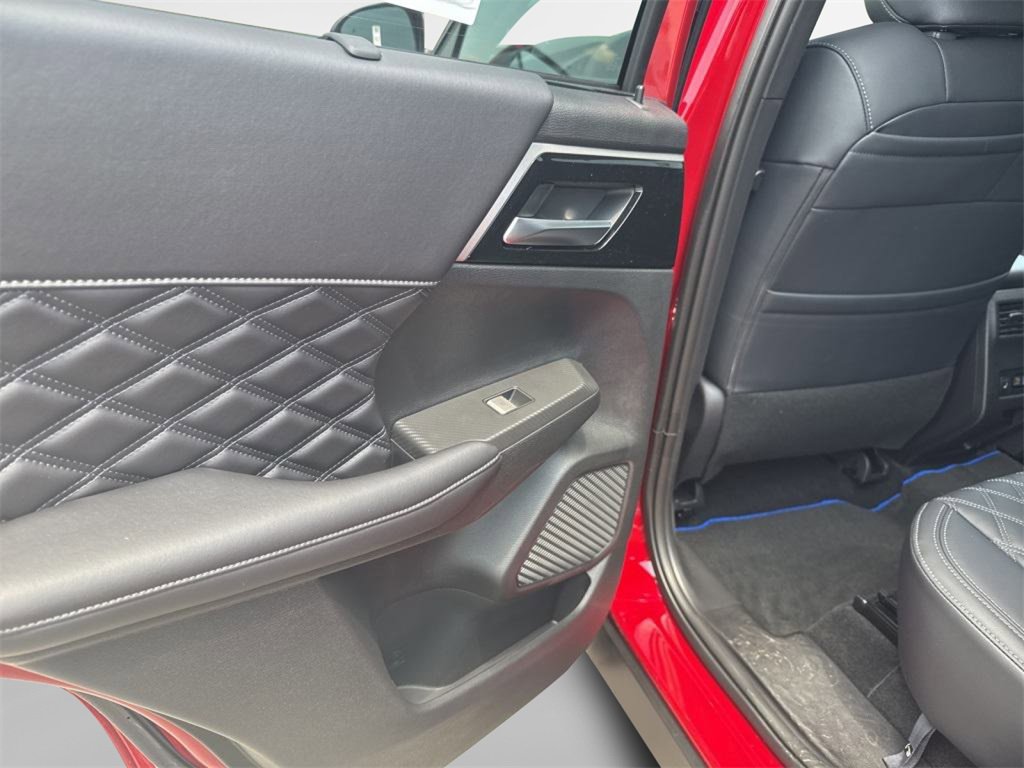 New 2025 Mitsubishi Outlander SEL image 24