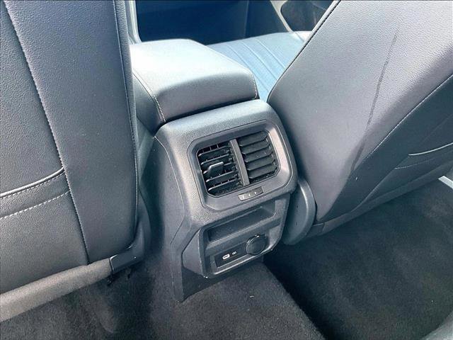 Used 2022 Volkswagen Tiguan SE FWD image 22