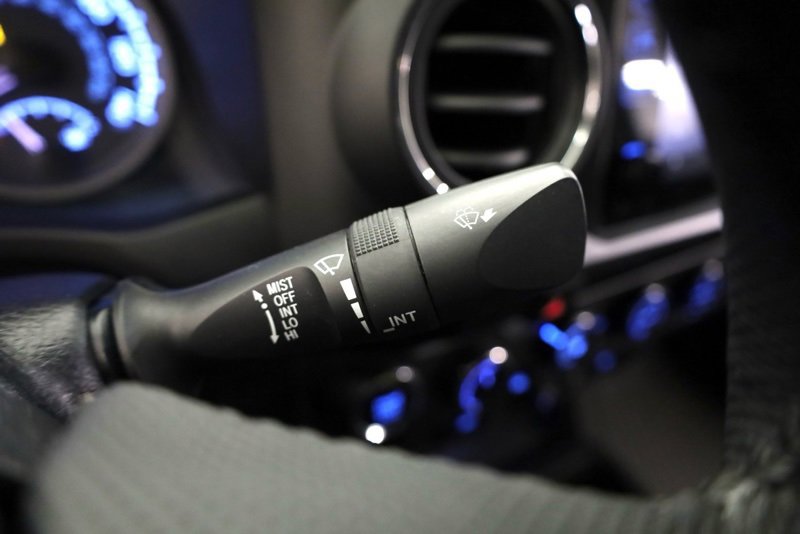 Used 2019 Toyota Tacoma TRD Off-Road w/ Four Season Floor Mat Package image 29