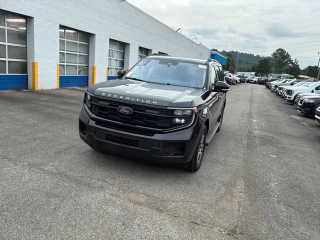 Used 2025 Ford Expedition Active AWD/4WD image 8