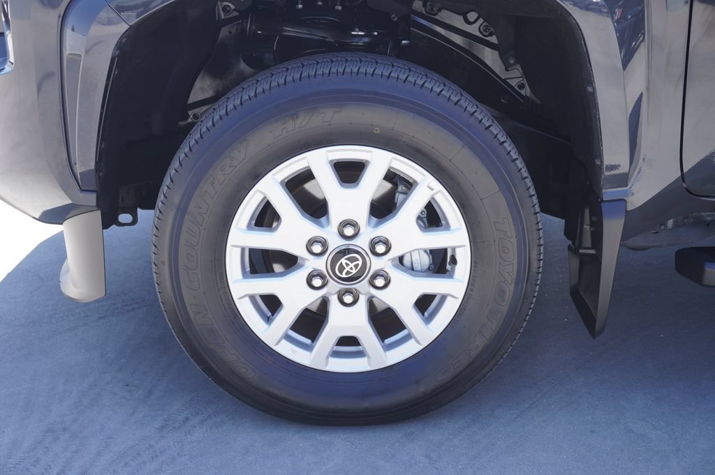 Certified 2025 Toyota Tacoma SR5 AWD/4WD image 21
