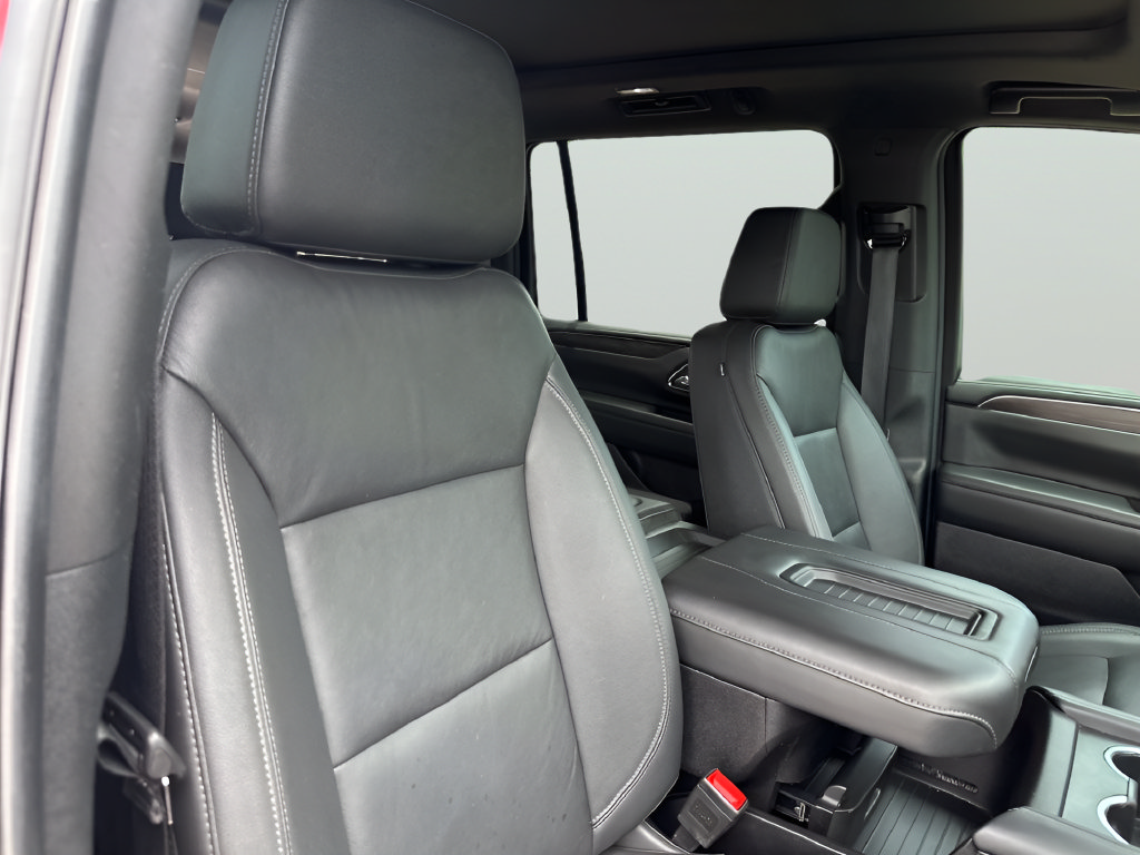 Used 2024 Chevrolet Suburban Z71 w/ Luxury Package AWD/4WD image 35