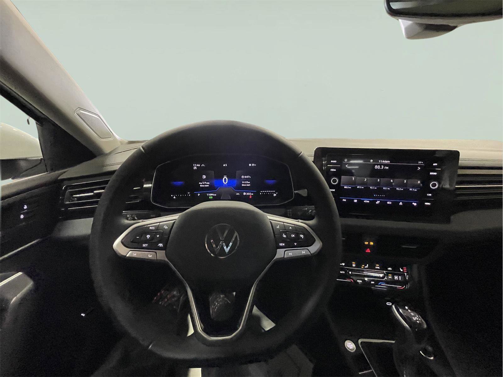 Used 2025 Volkswagen Jetta SE w/ Sunroof Package image 23