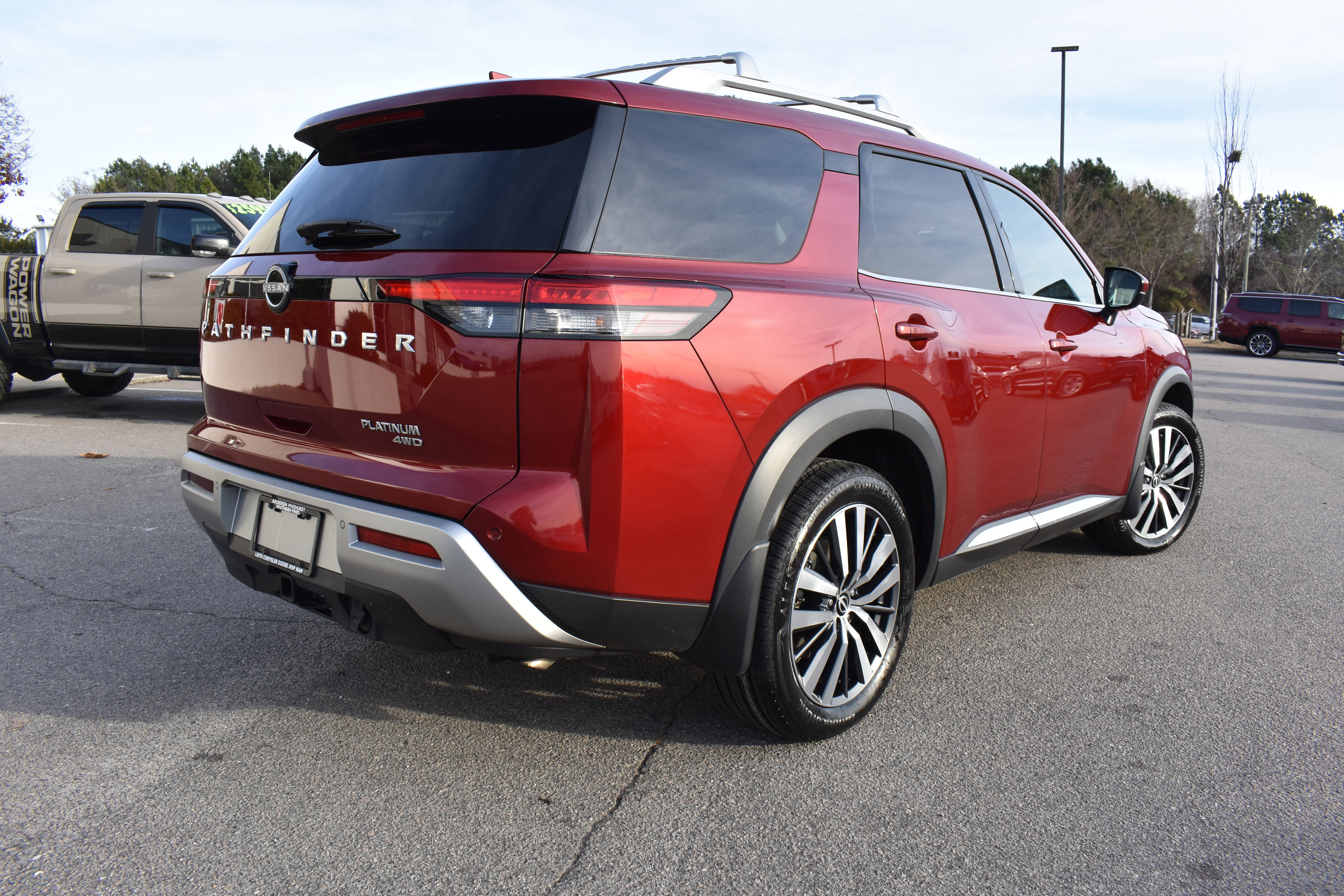 Used 2022 Nissan Pathfinder Platinum w/ Cargo Package image 9