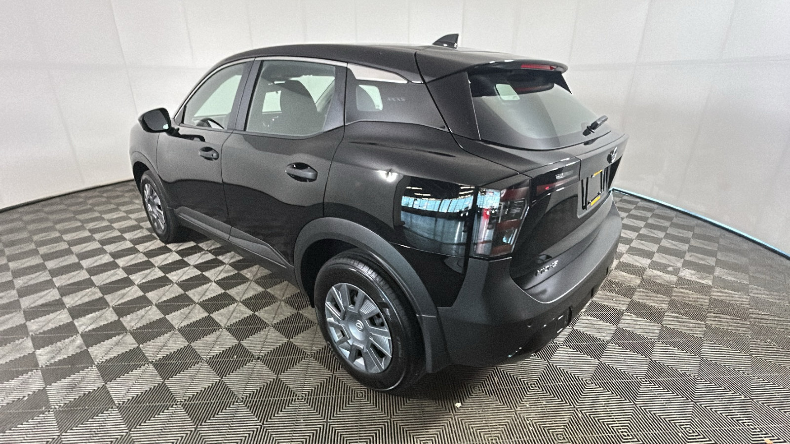 Used 2025 Nissan Kicks S AWD/4WD image 5