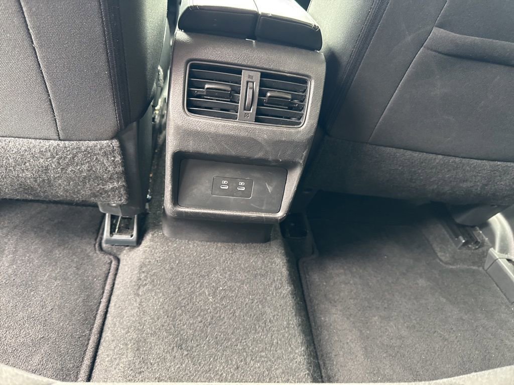 Used 2025 Nissan Rogue SV image 24