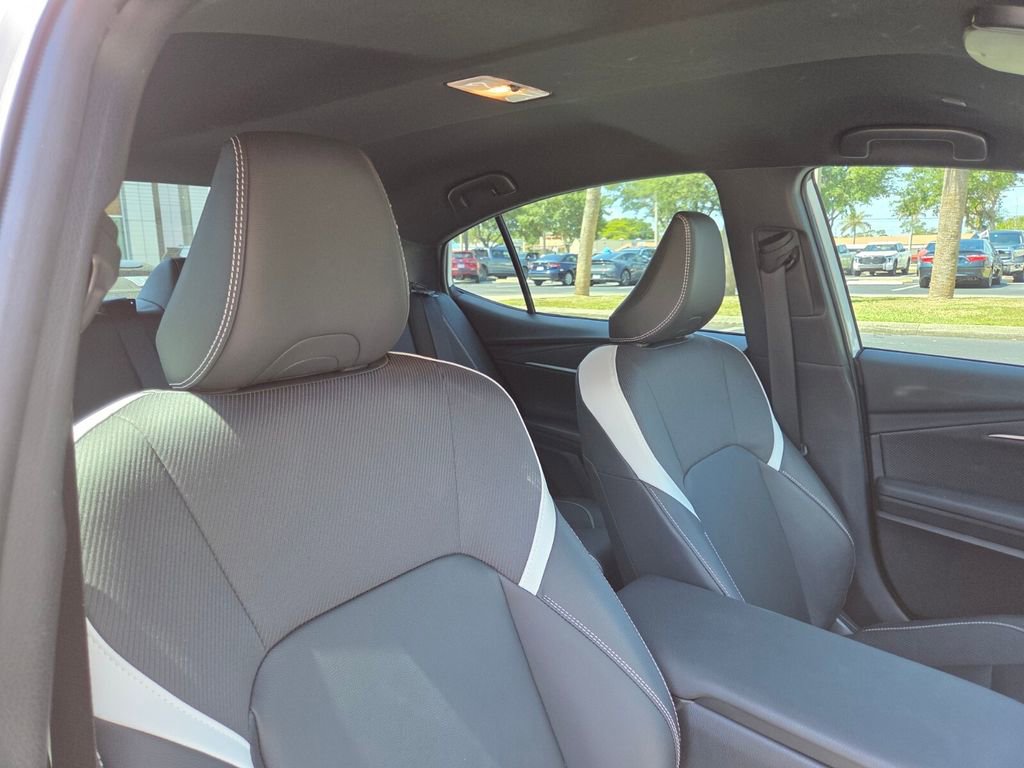 Certified 2025 Toyota Camry SE FWD image 15