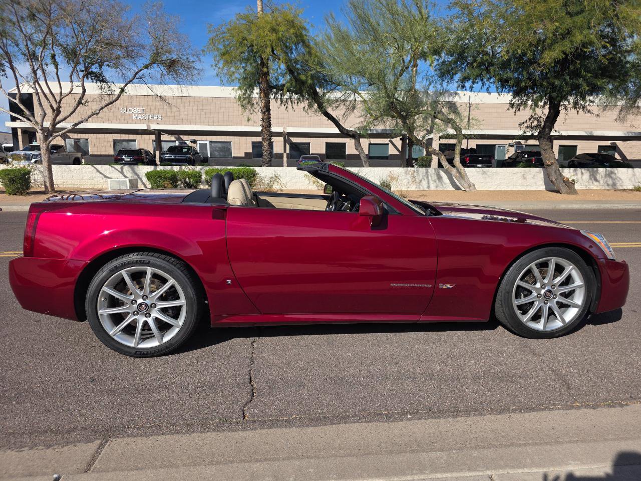 Used 2007 Cadillac XLR V image 26