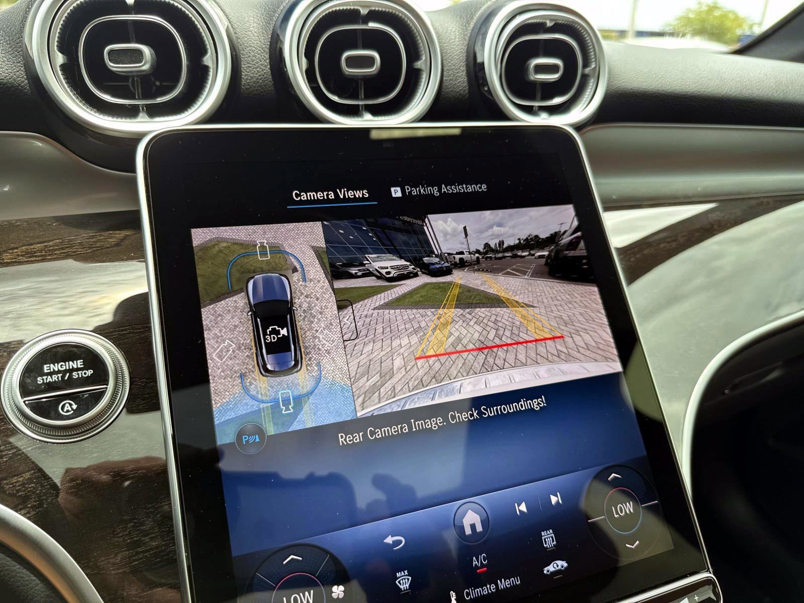 Used 2025 Mercedes-Benz GLC 300 4MATIC image 24