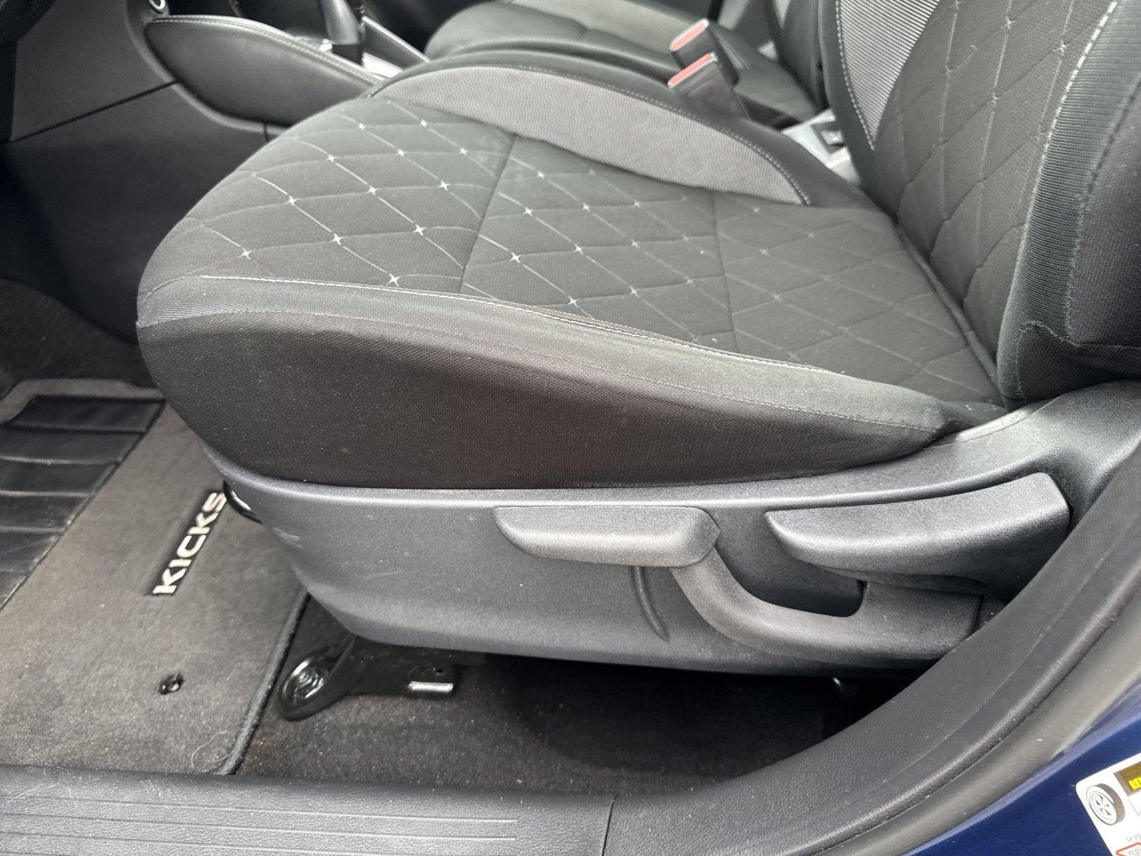 Used 2020 Nissan Kicks SV FWD image 10